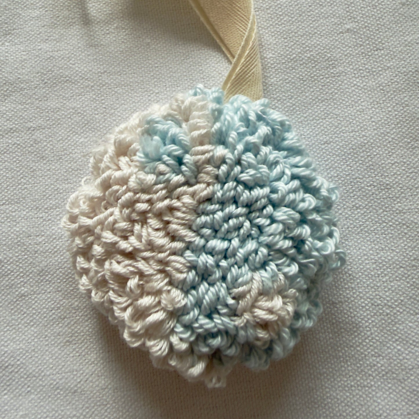 Ying Yang Speenhanger Sample