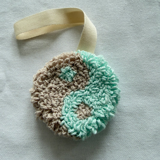 Ying Yang Speenhanger Sample